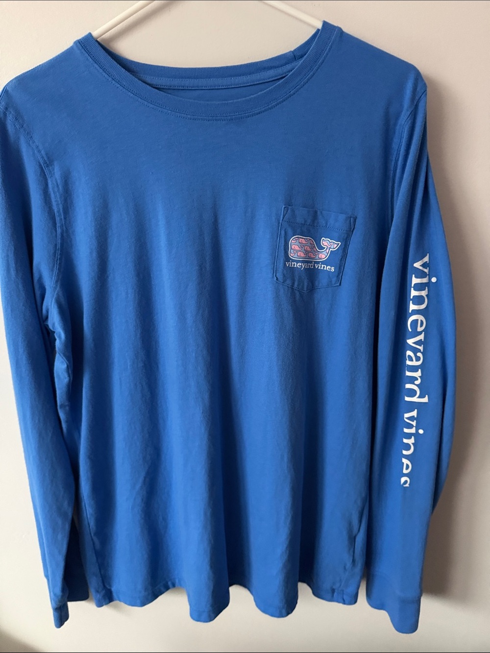 Vineyard Vines Men's Long-Sleeve Pocket Tee in Bright Blue with Sleeve Logo